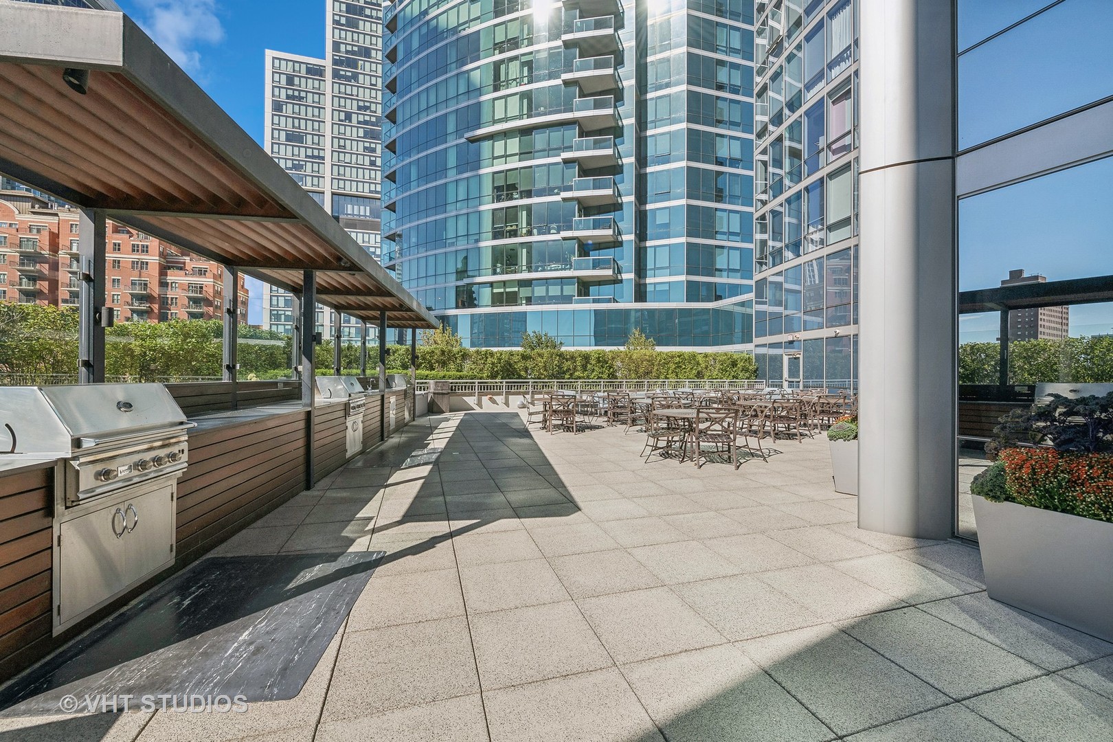 1211 S Prairie Avenue Unit: 3906