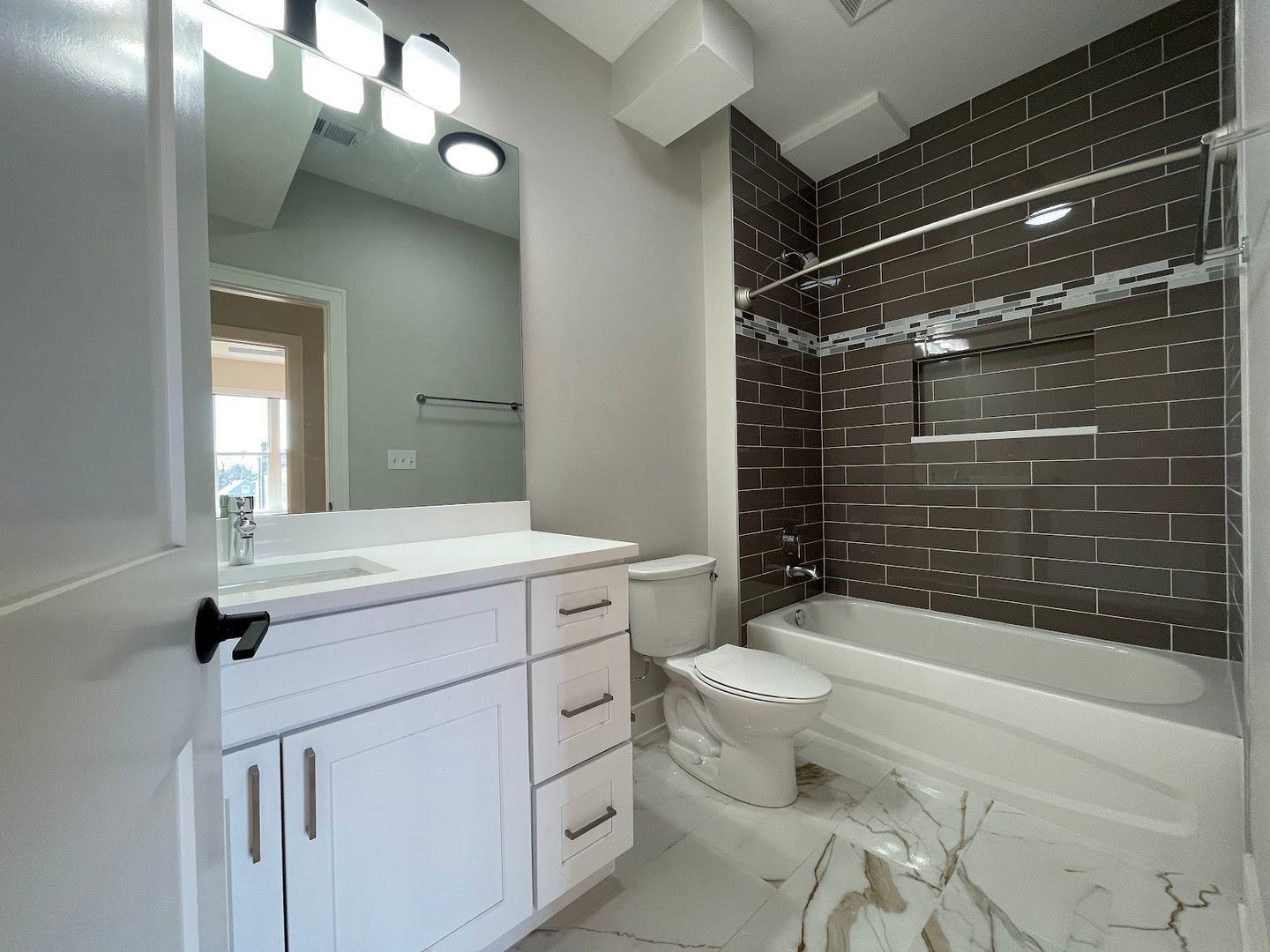 1730 W 18th Street Unit: 301