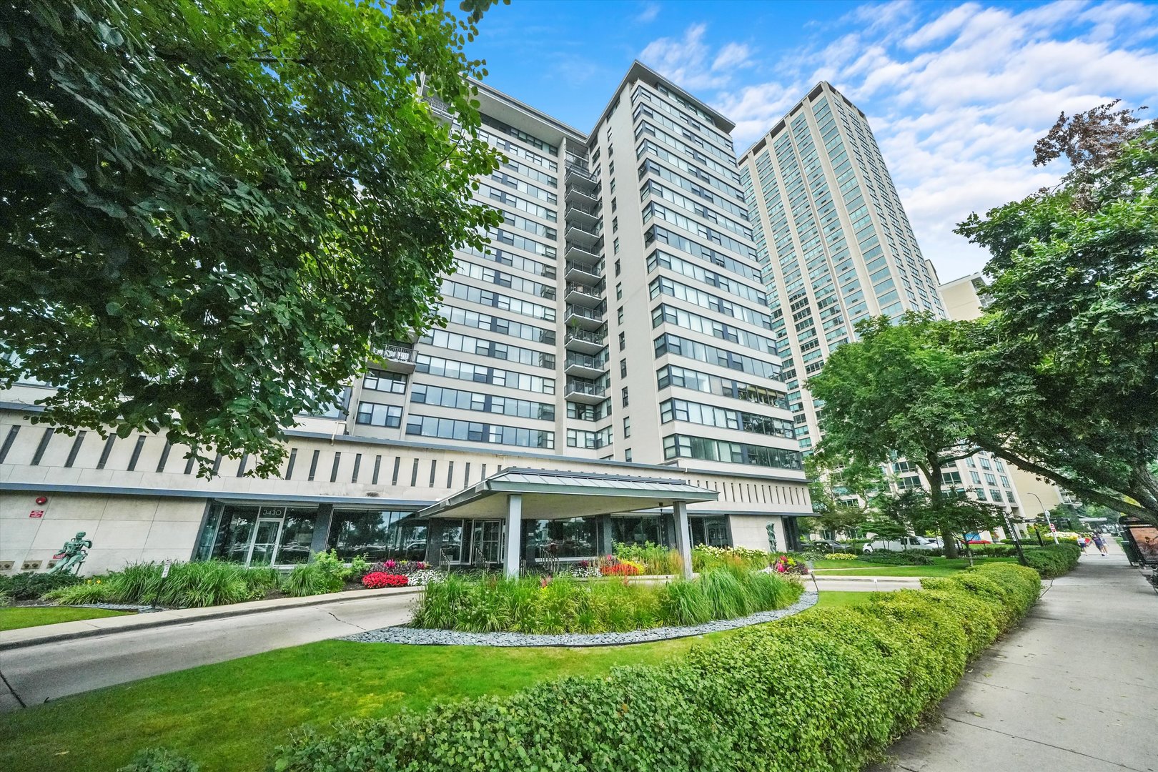 3430 N Lake Shore Drive Unit: 12J
