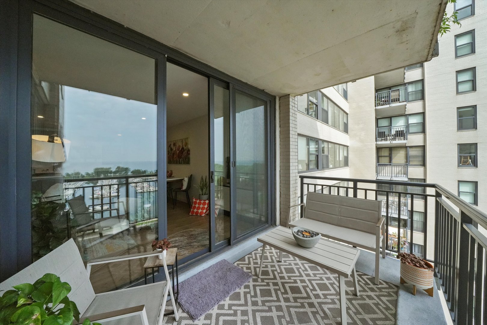 3430 N Lake Shore Drive Unit: 12J