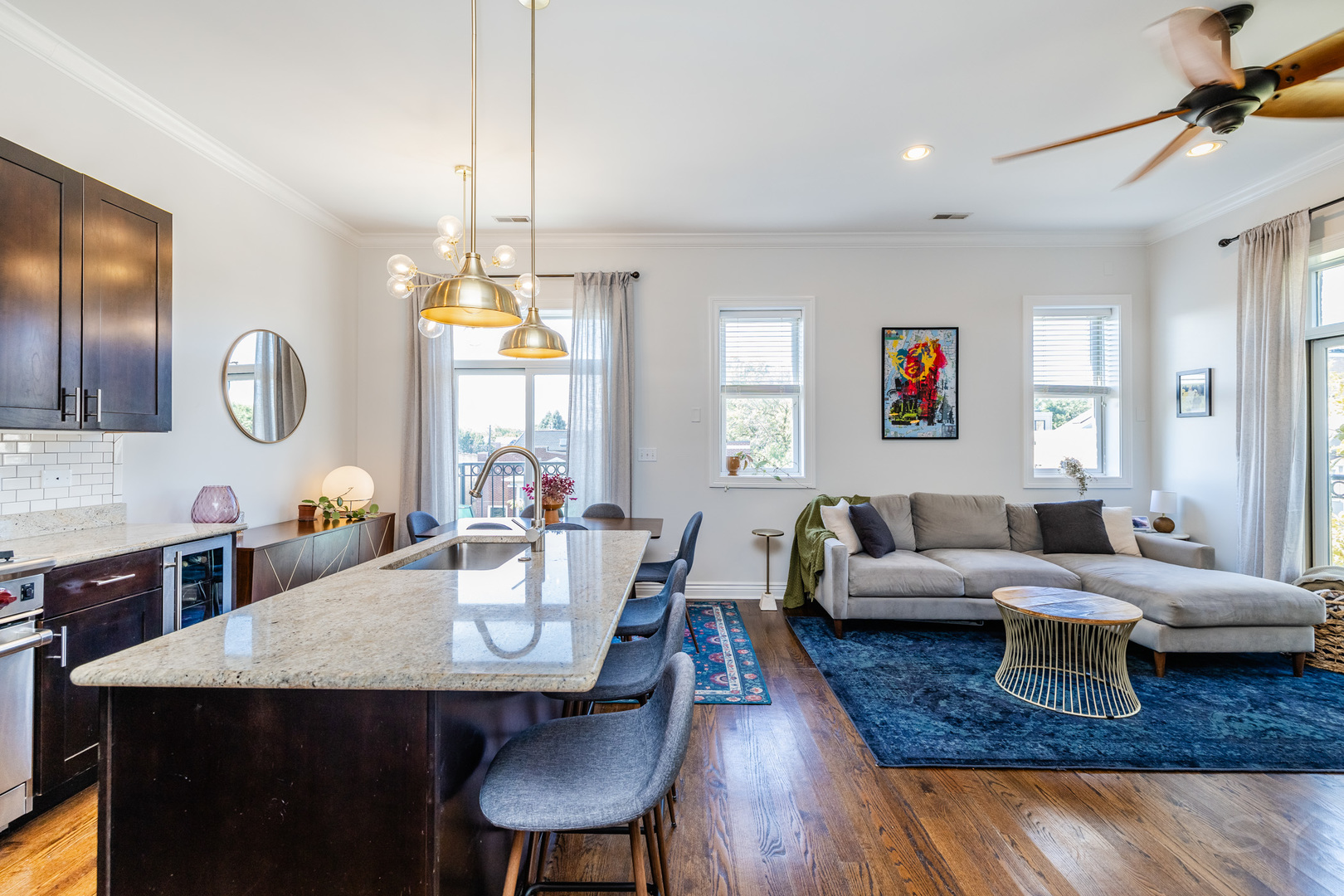 1947 W Fletcher Street Unit: PH