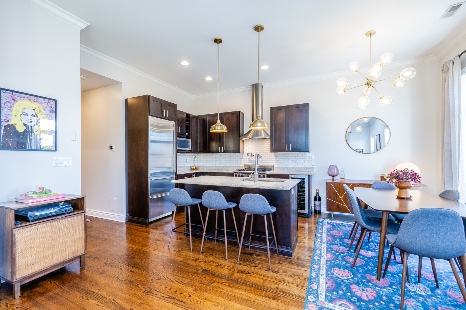 1947 W Fletcher Street Unit: PH