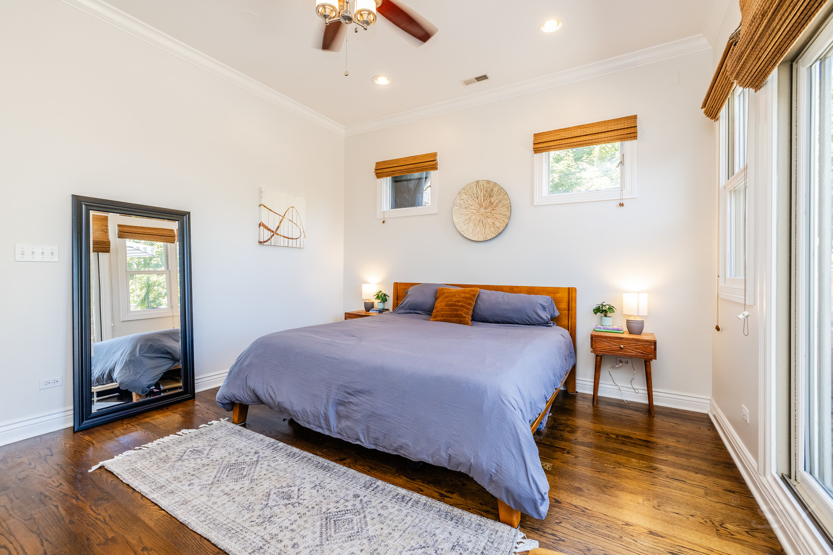 1947 W Fletcher Street Unit: PH