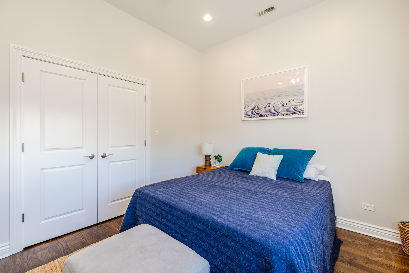 1947 W Fletcher Street Unit: PH
