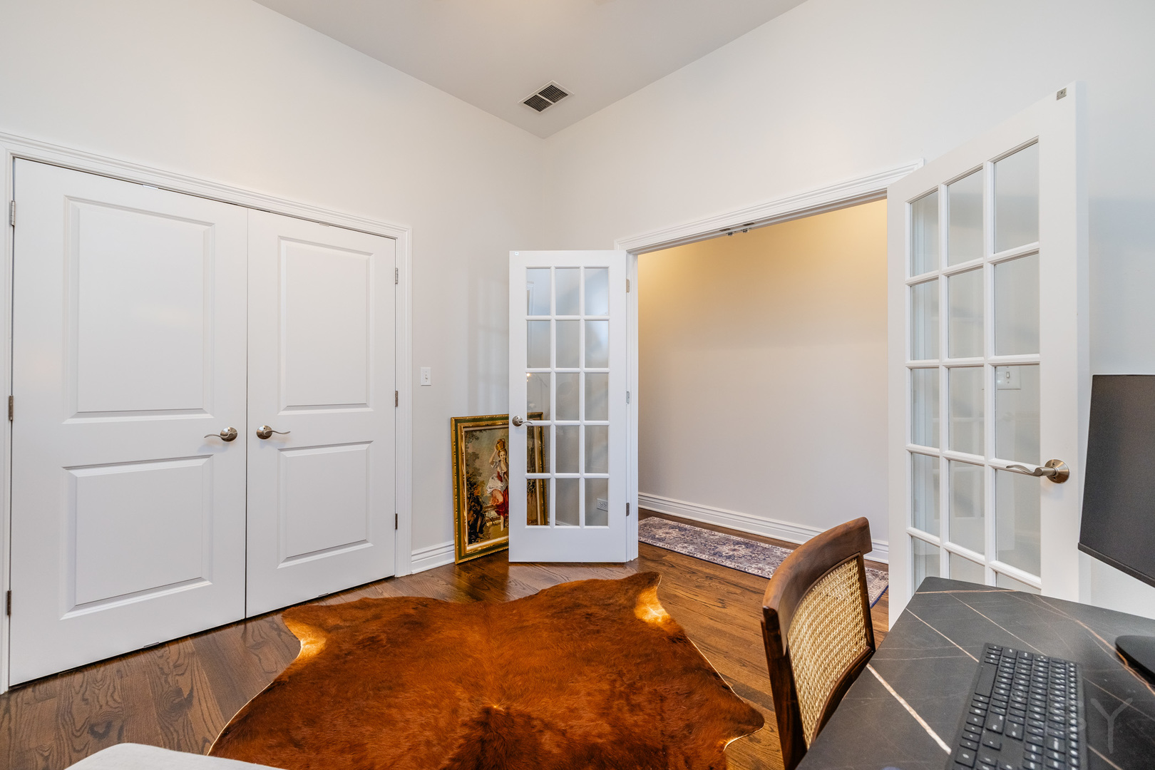 1947 W Fletcher Street Unit: PH