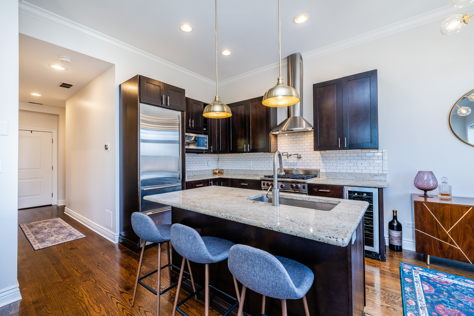 1947 W Fletcher Street Unit: PH