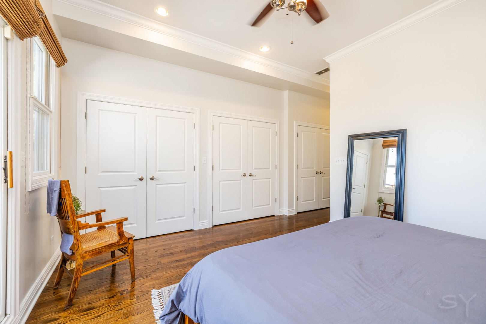 1947 W Fletcher Street Unit: PH