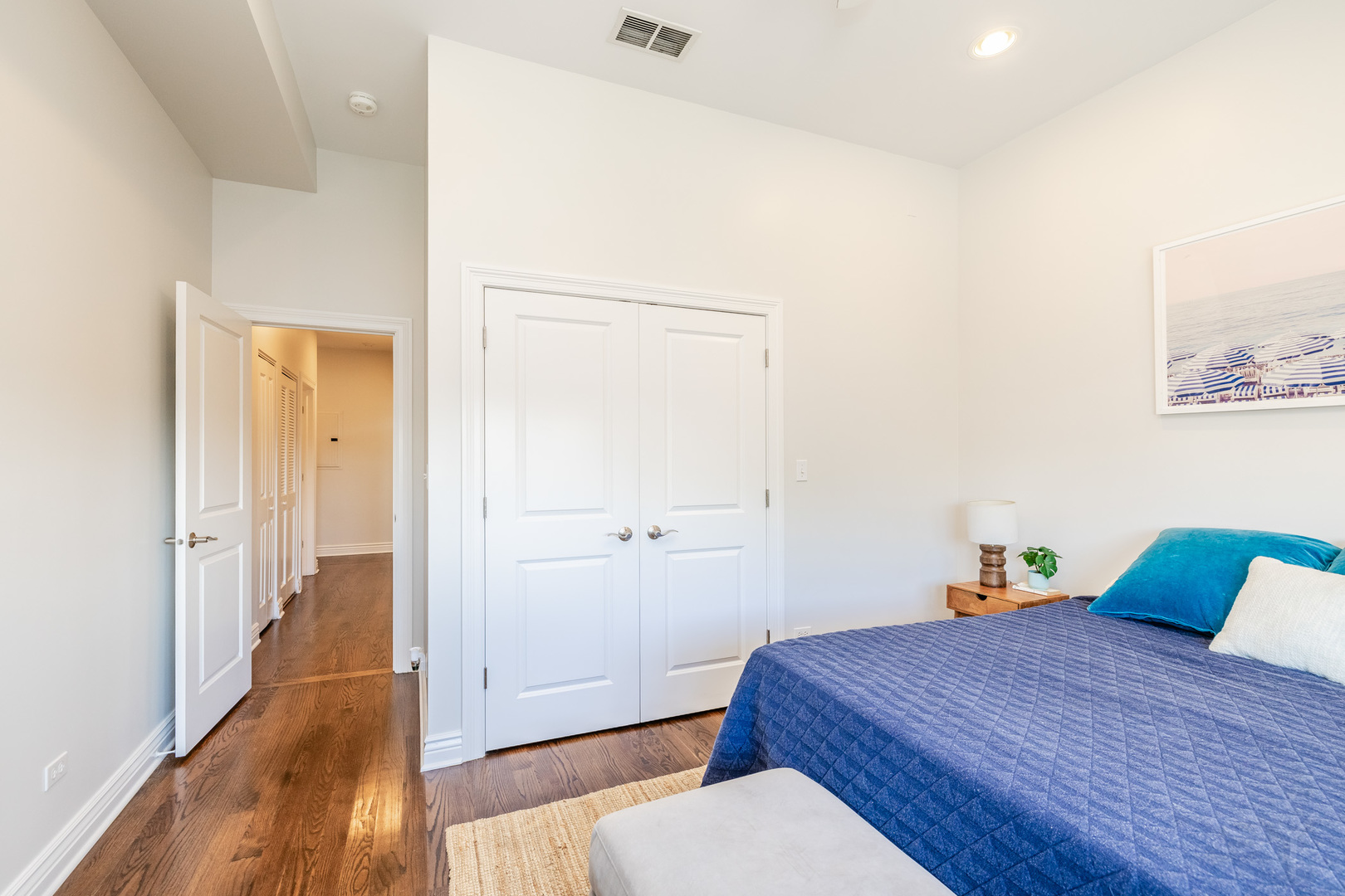 1947 W Fletcher Street Unit: PH