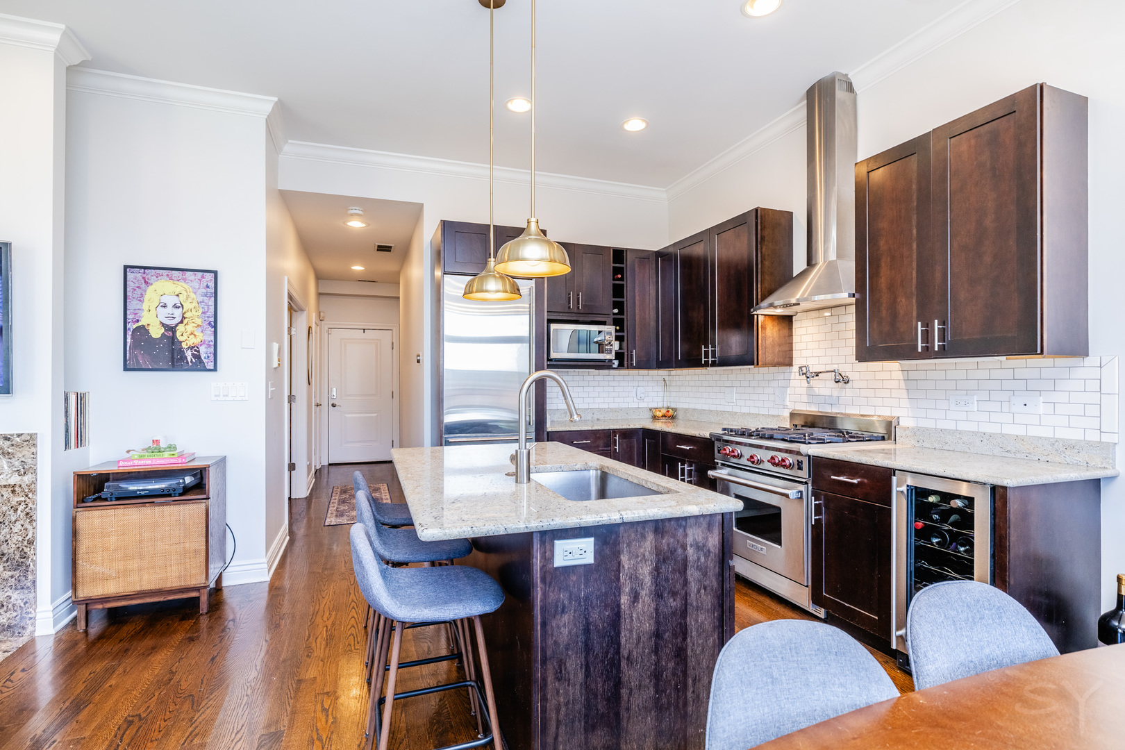 1947 W Fletcher Street Unit: PH