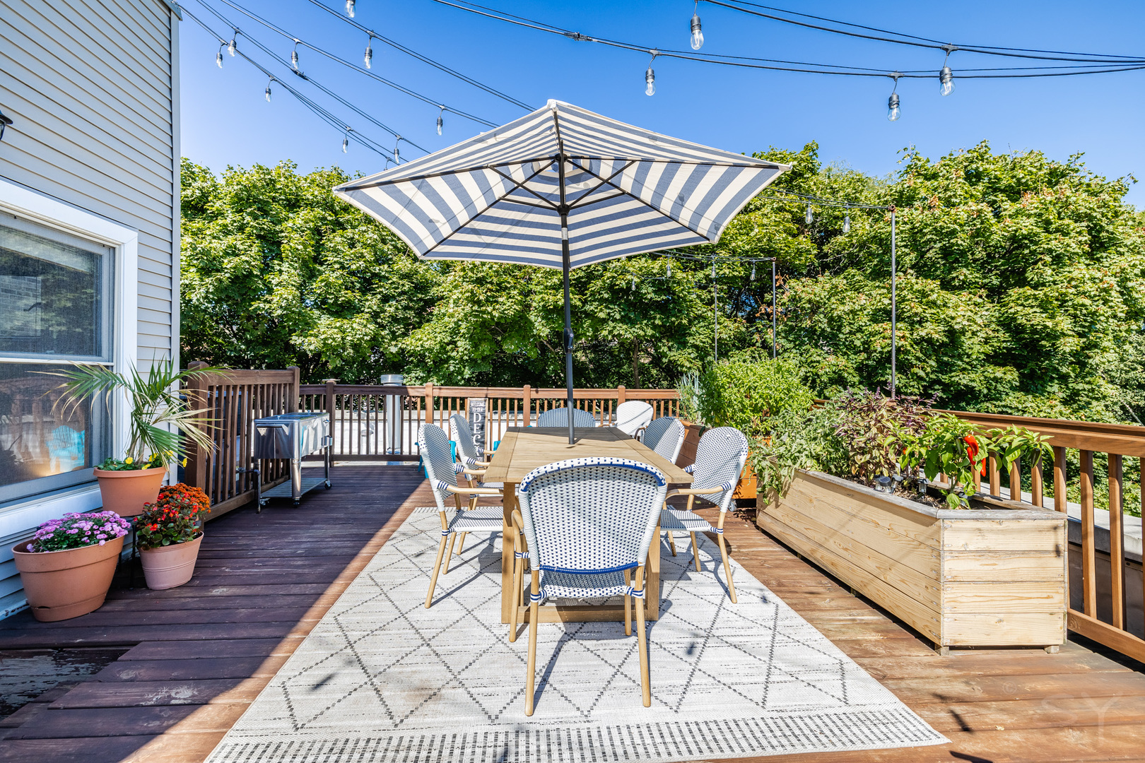 1947 W Fletcher Street Unit: PH