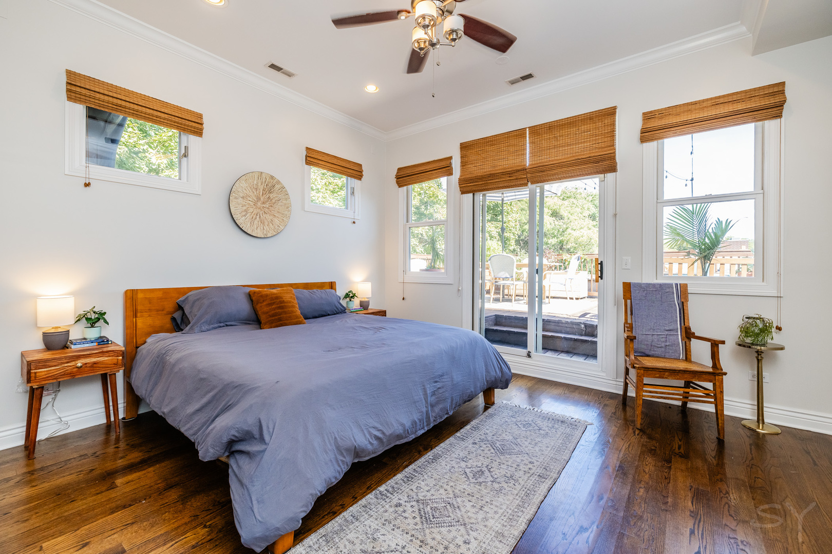 1947 W Fletcher Street Unit: PH