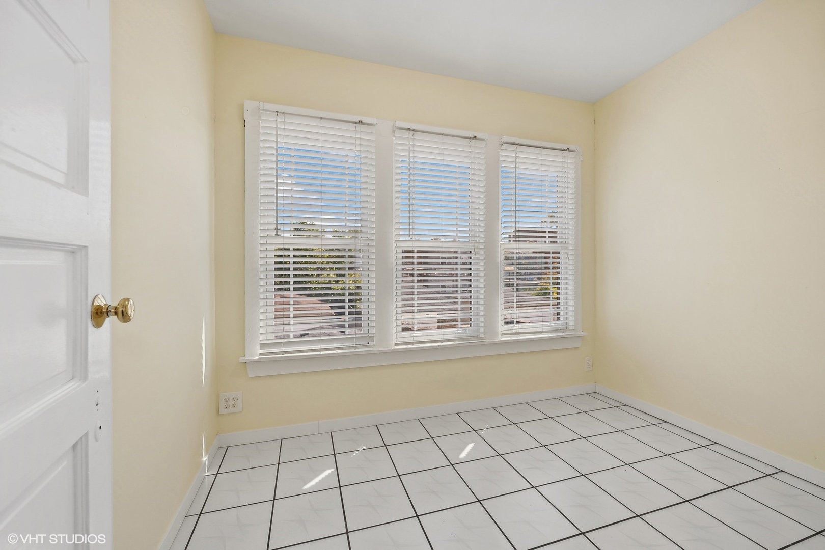 4937 N talman Avenue Unit: 1