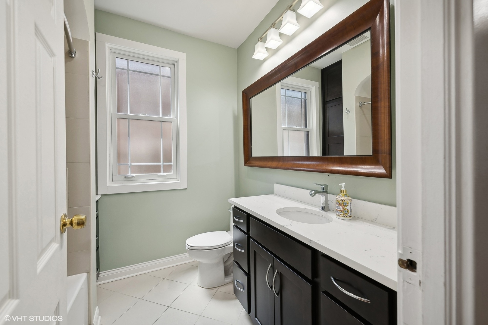 4937 N talman Avenue Unit: 1