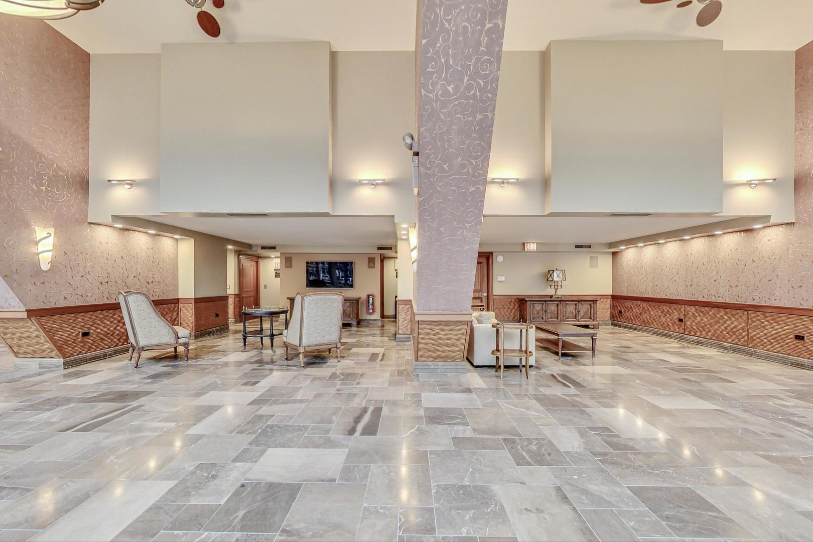 111 E Chestnut Street Unit: 15K