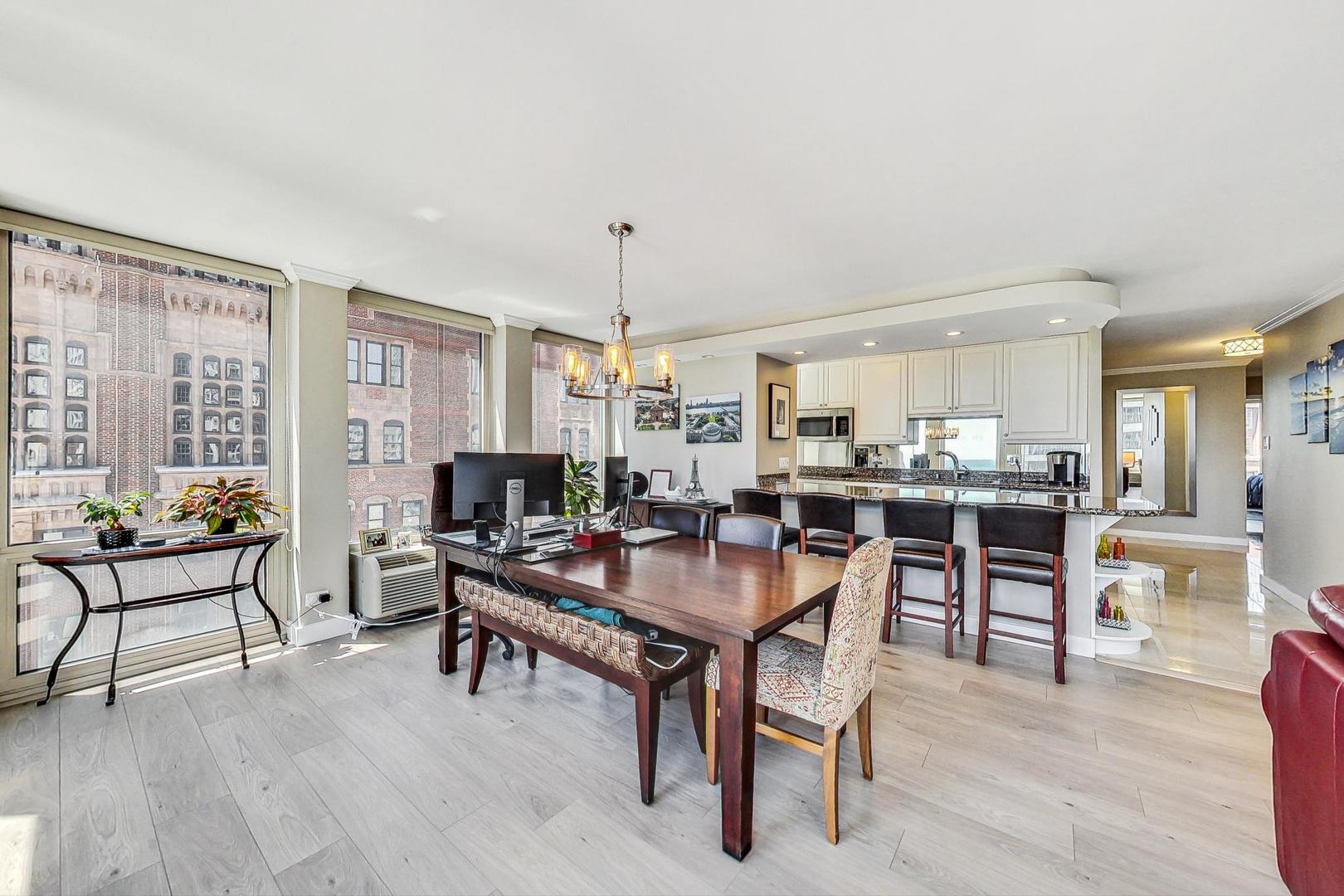 111 E Chestnut Street Unit: 15K