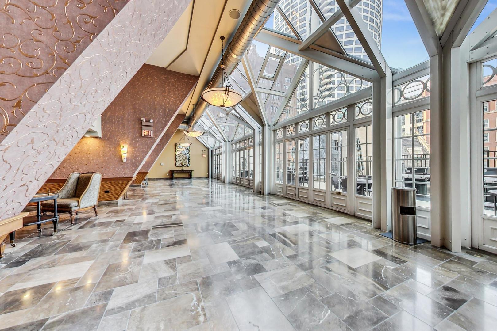111 E Chestnut Street Unit: 15K
