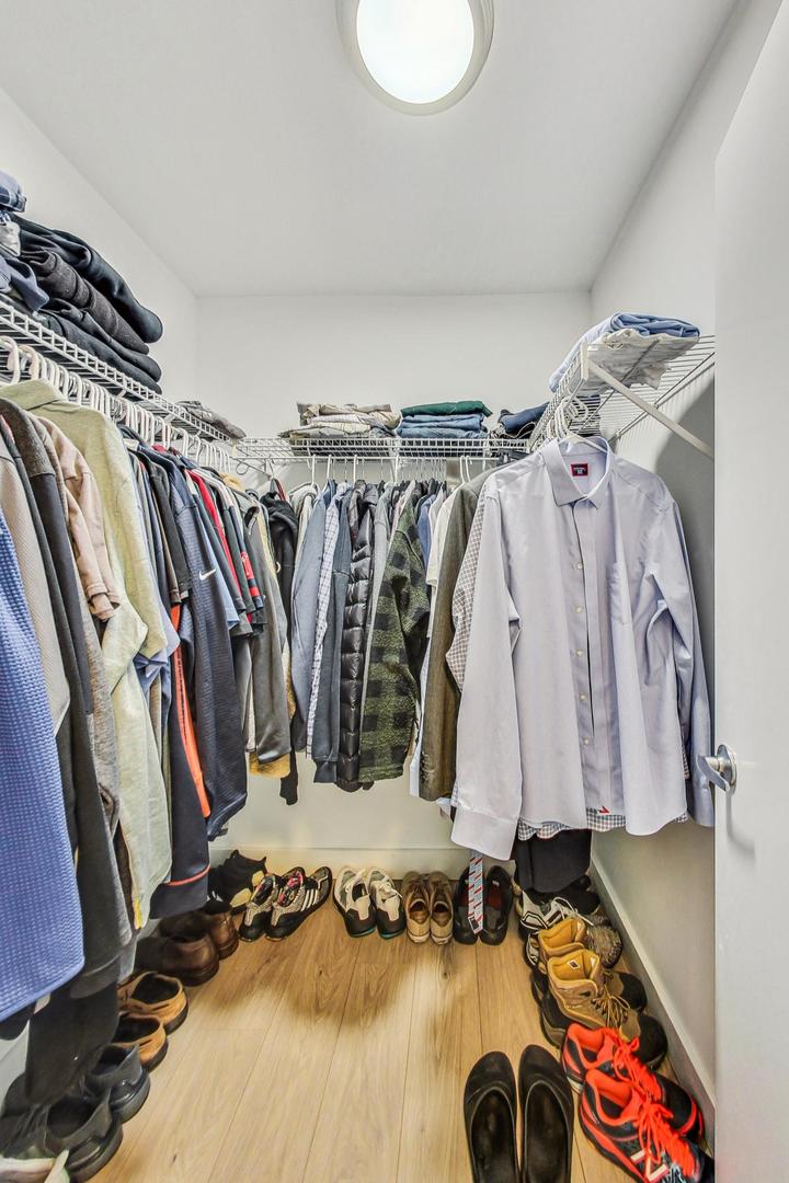 111 E Chestnut Street Unit: 15K
