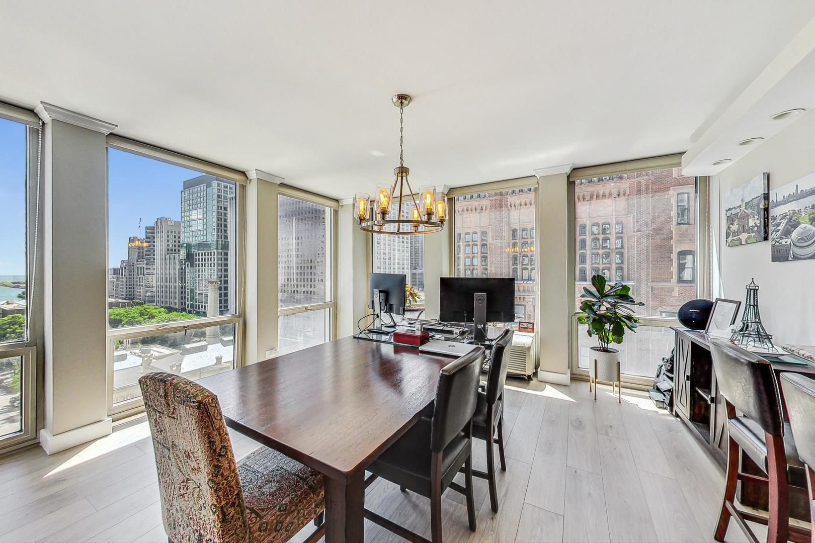 111 E Chestnut Street Unit: 15K
