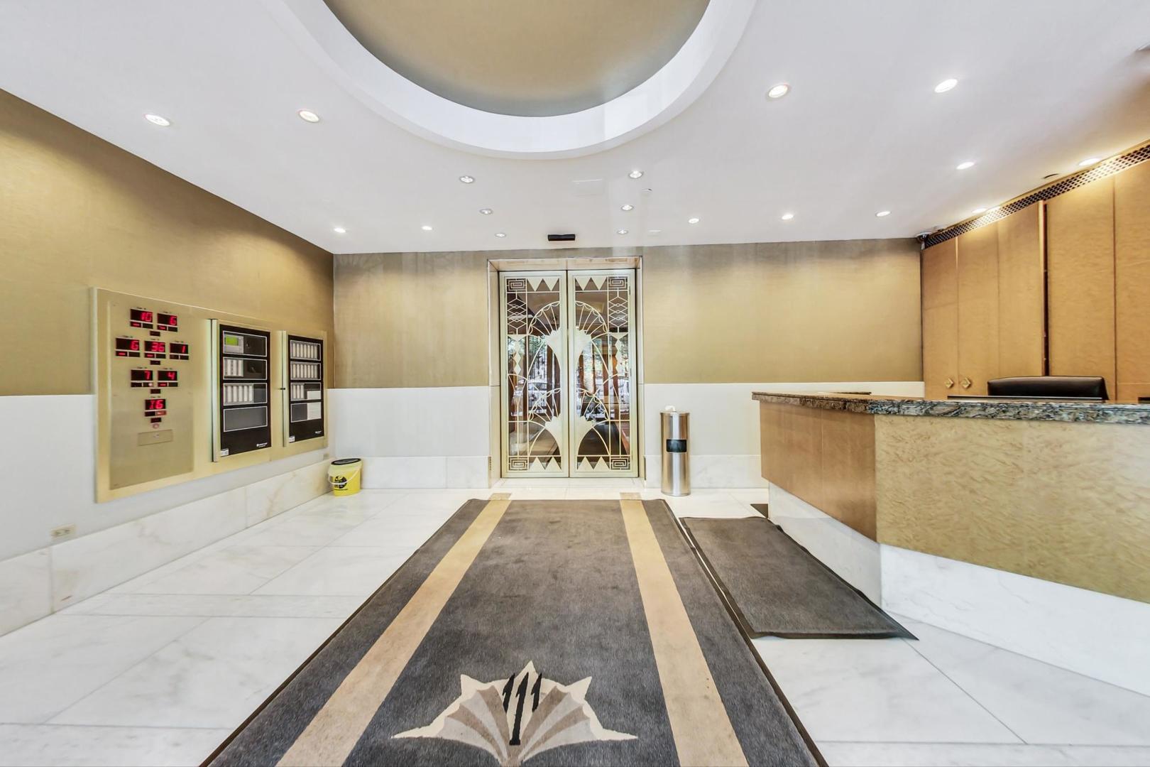 111 E Chestnut Street Unit: 15K