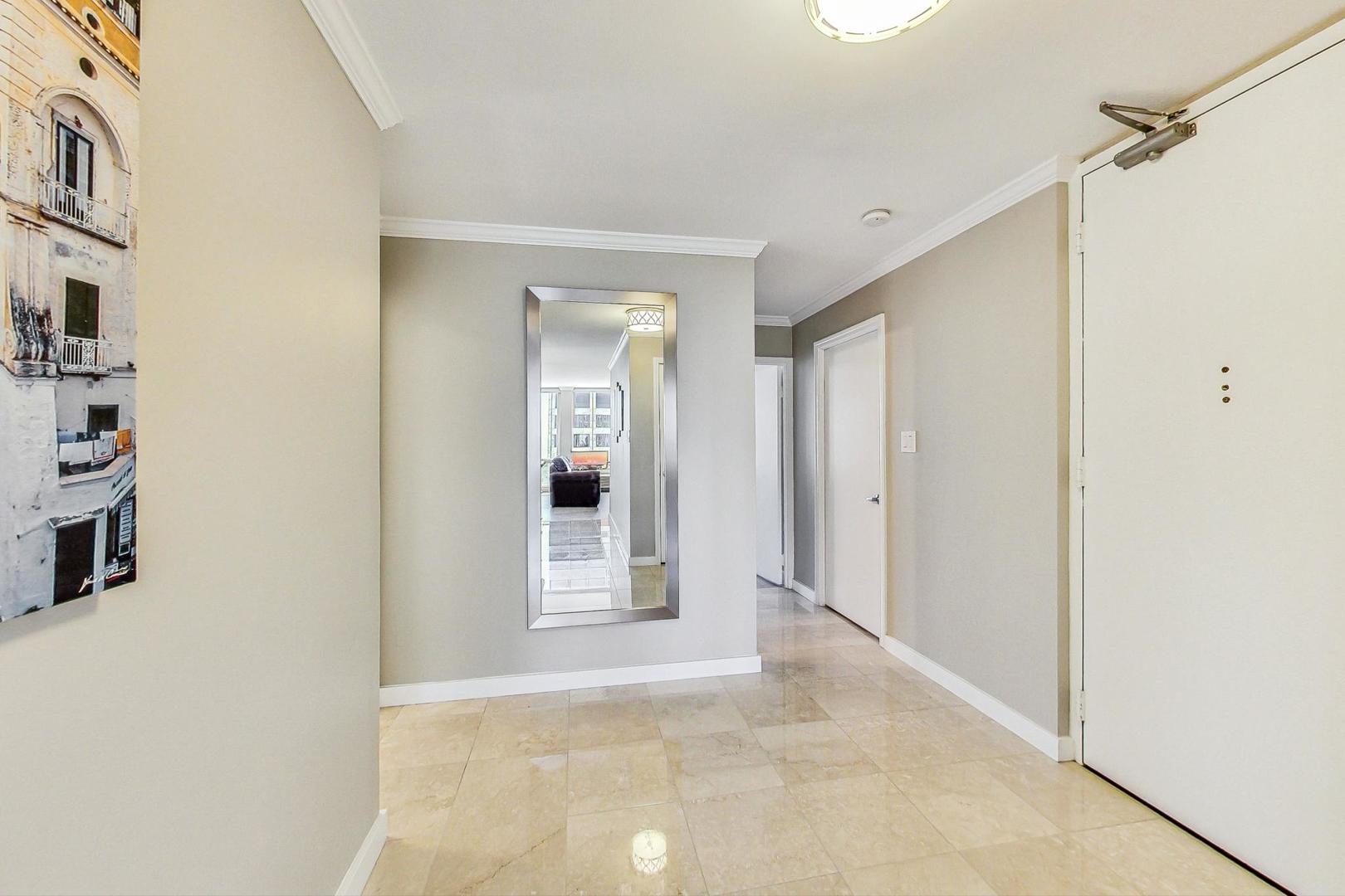 111 E Chestnut Street Unit: 15K