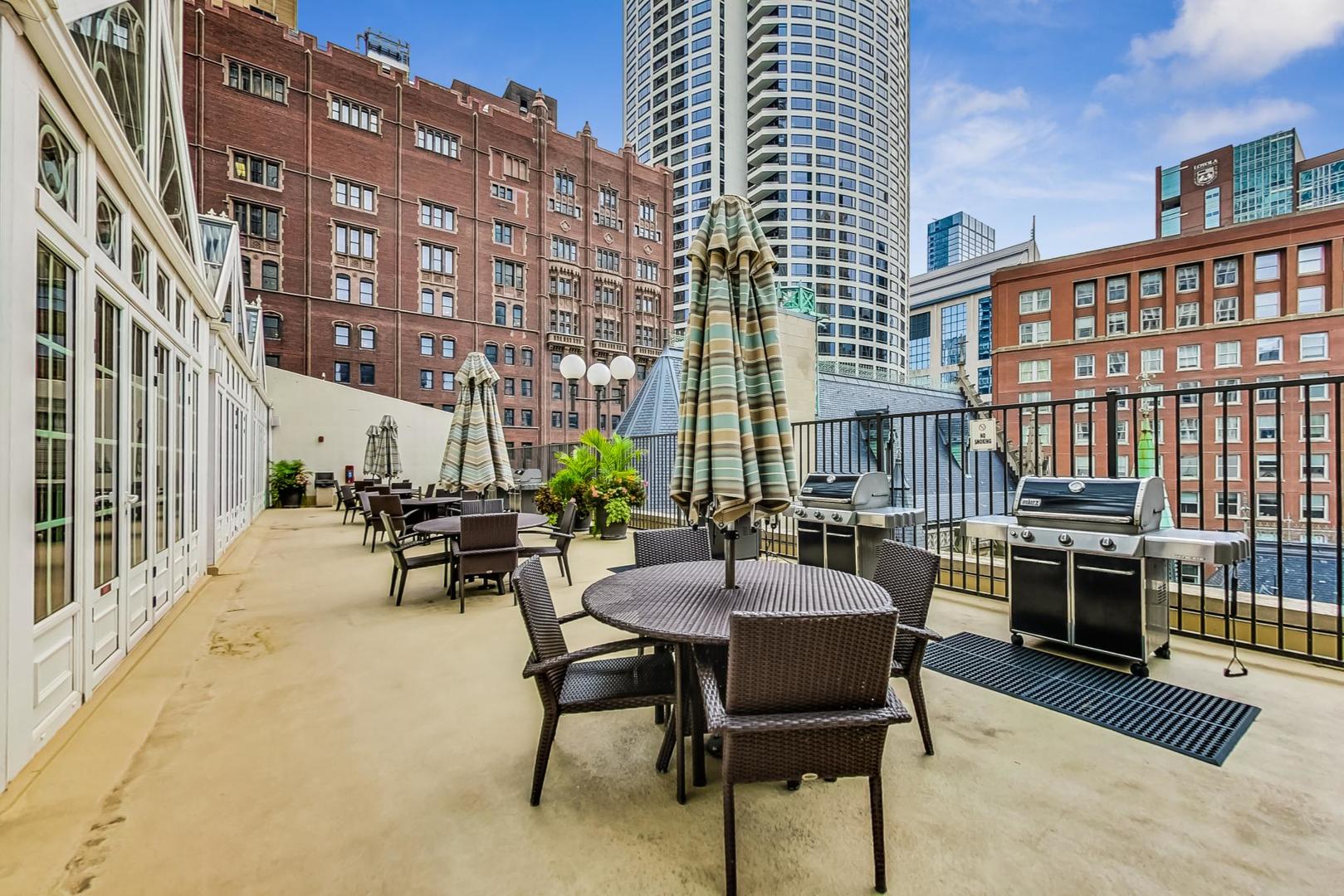 111 E Chestnut Street Unit: 15K