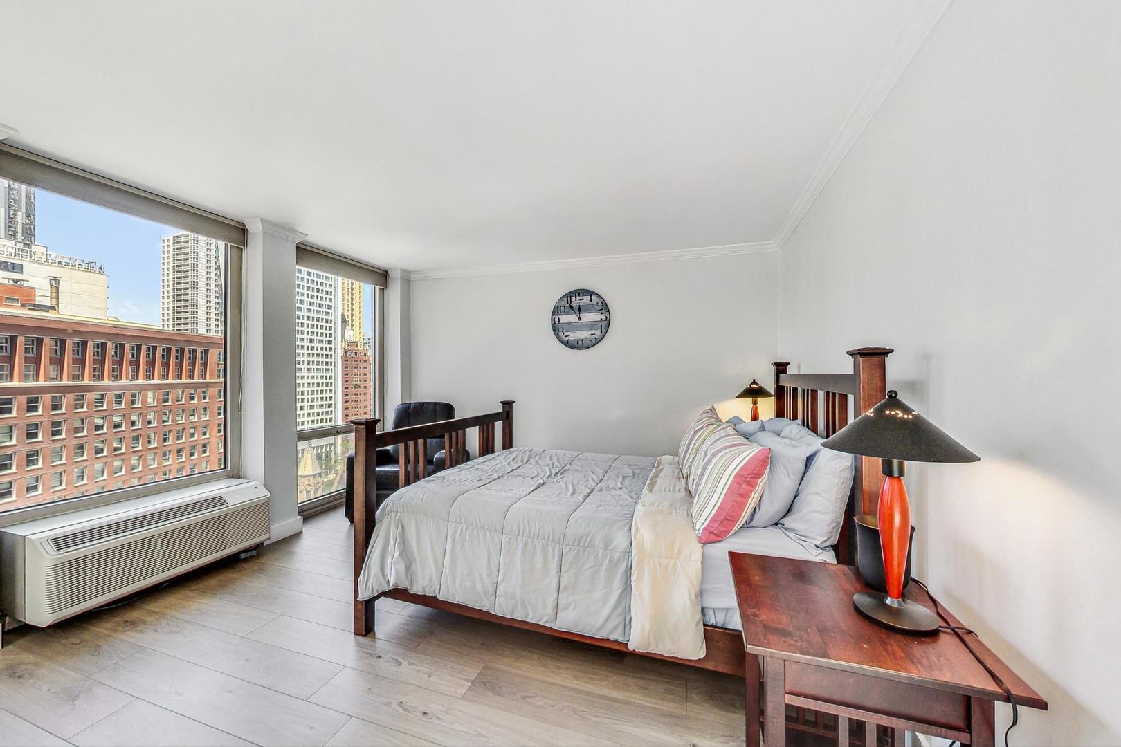 111 E Chestnut Street Unit: 15K