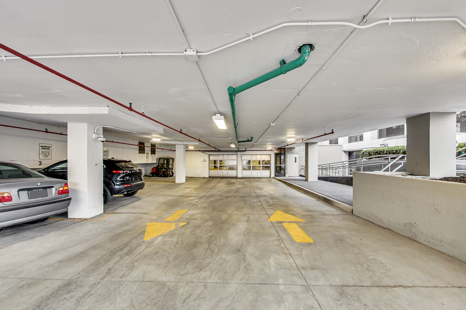 2020 N Lincoln Park West Unit: 18J