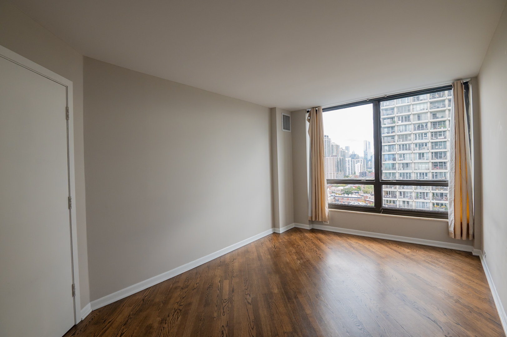 2020 N Lincoln Park West Unit: 18J