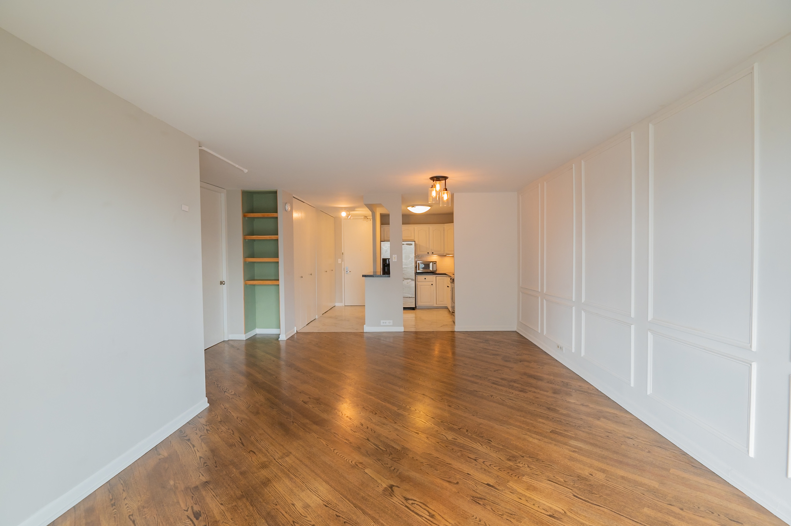 2020 N Lincoln Park West Unit: 18J