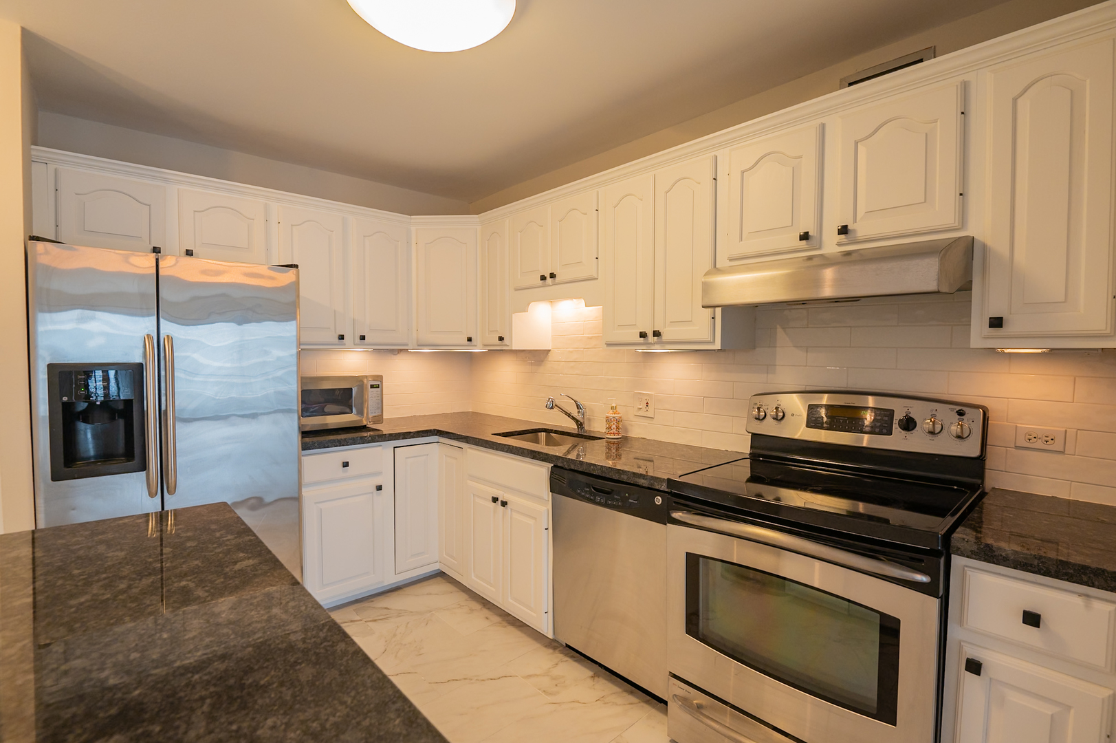 2020 N Lincoln Park West Unit: 18J