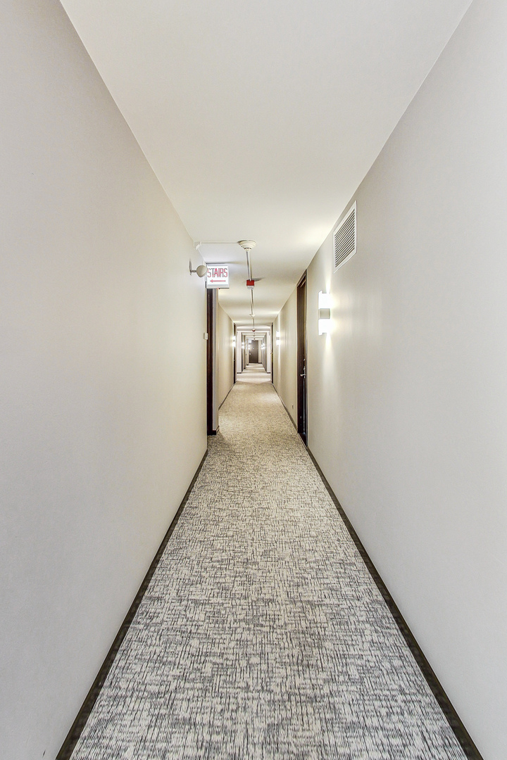 2020 N Lincoln Park West Unit: 18J