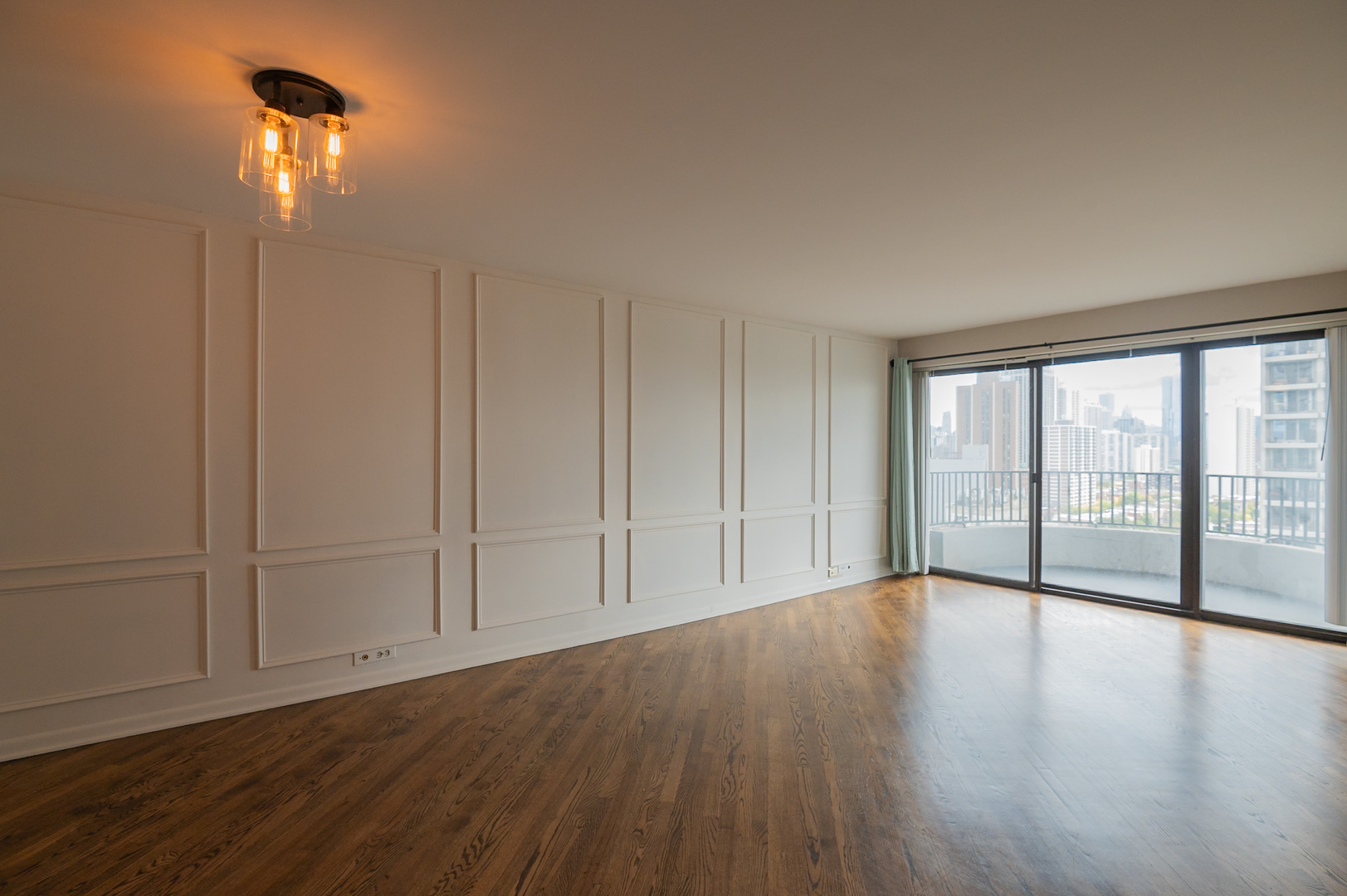 2020 N Lincoln Park West Unit: 18J