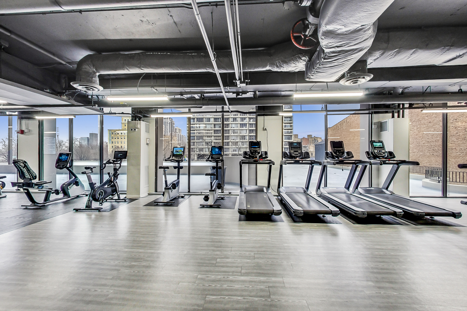 2020 N Lincoln Park West Unit: 18J