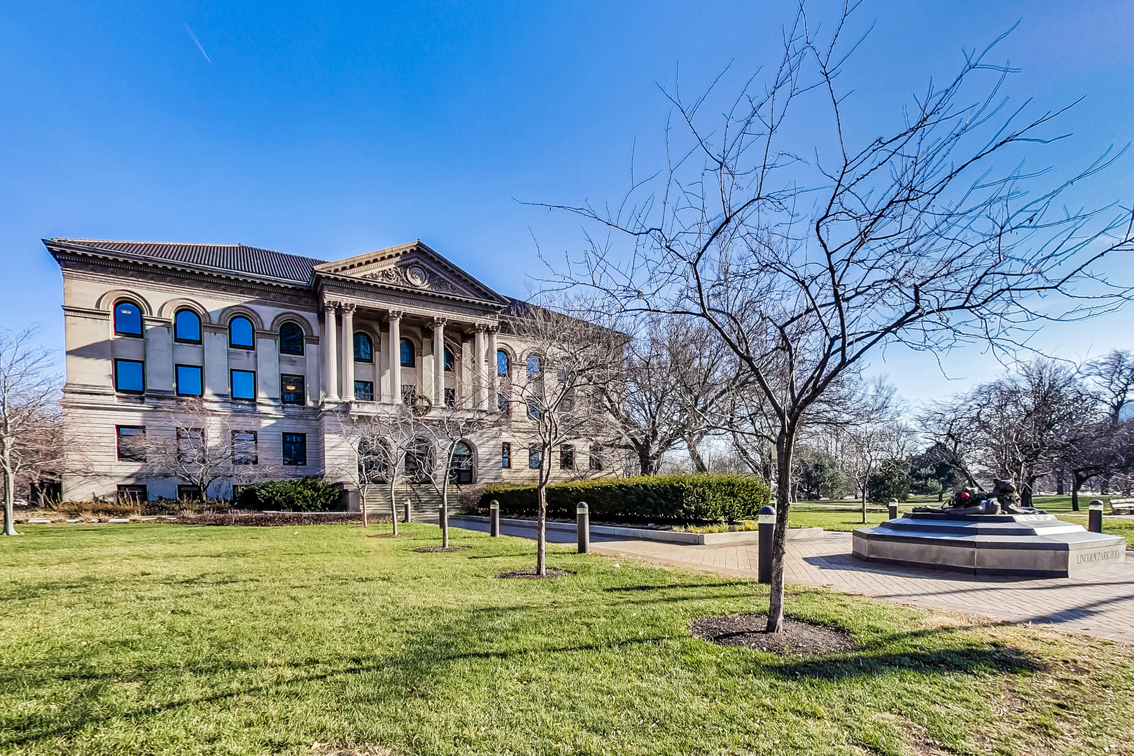 2020 N Lincoln Park West Unit: 18J