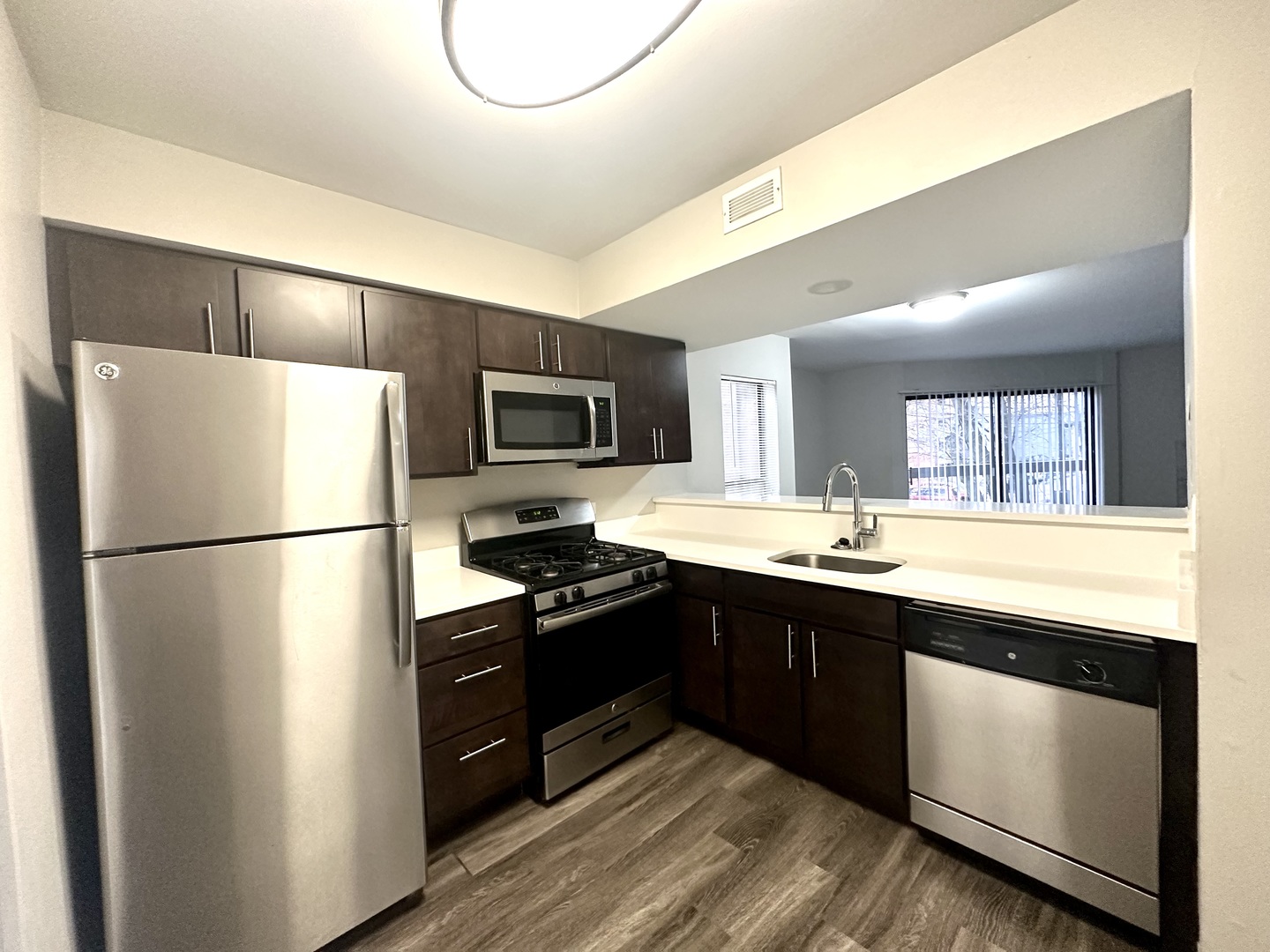 818 W Willow Street Unit: 2C