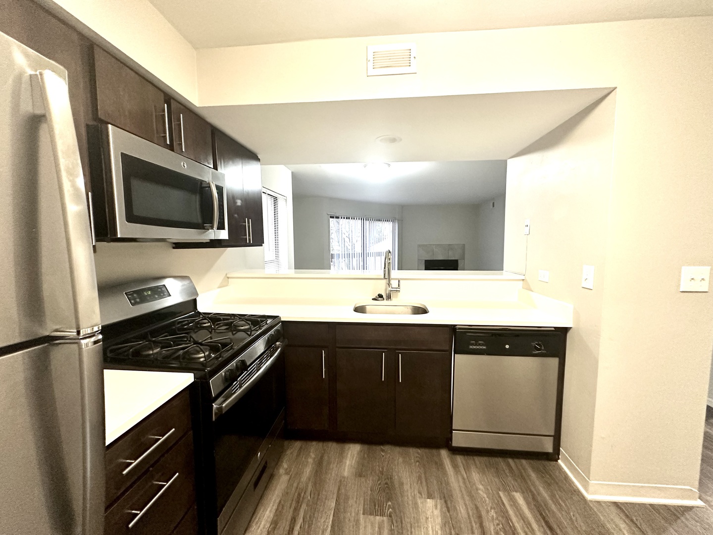 818 W Willow Street Unit: 2C