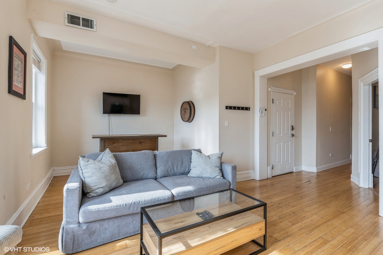 950 W Addison Street Unit: 2