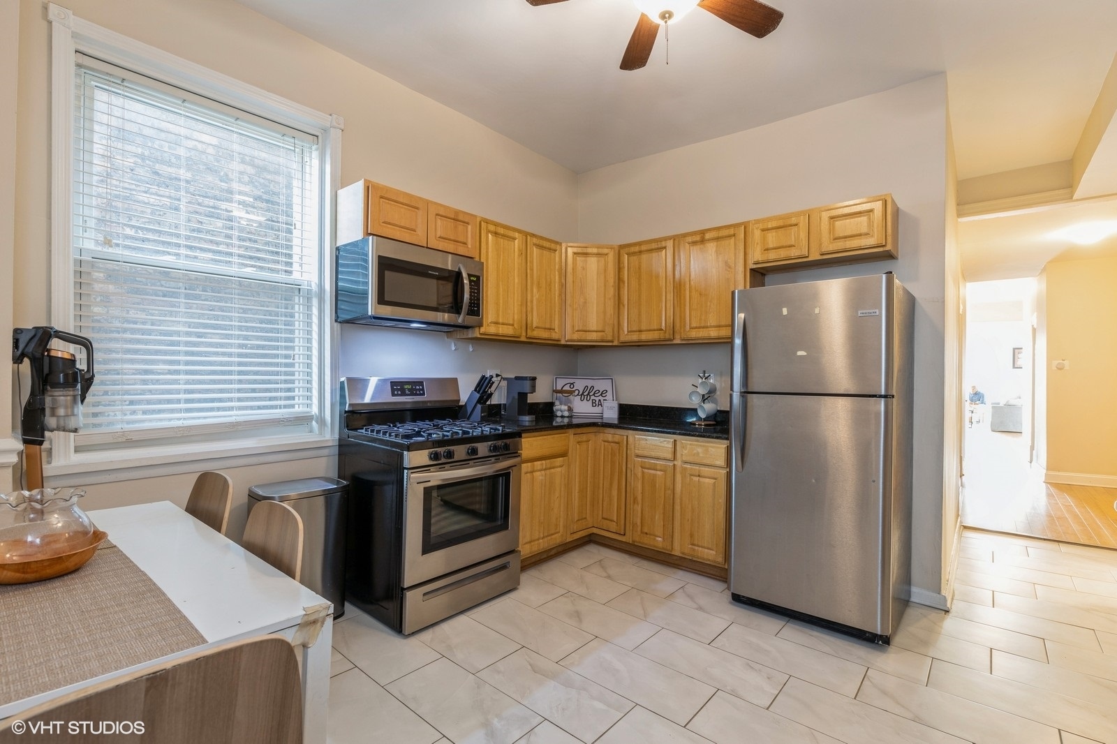 950 W Addison Street Unit: 2