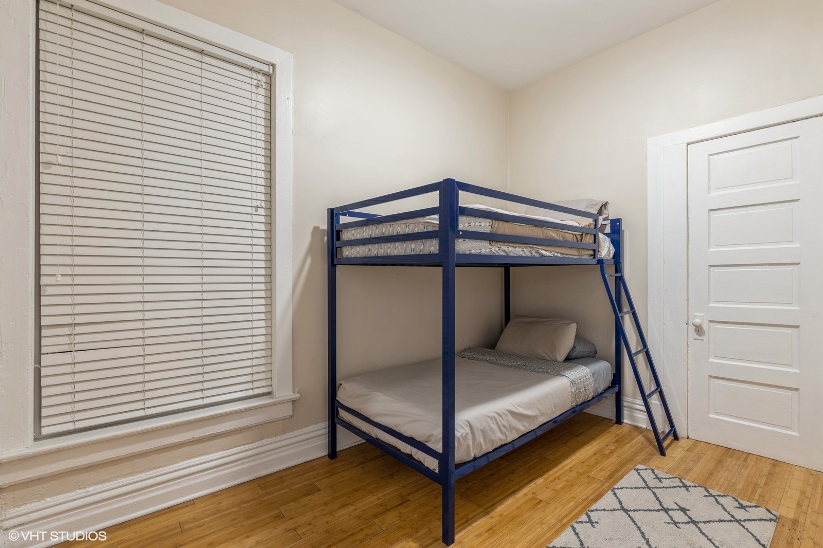 950 W Addison Street Unit: 2