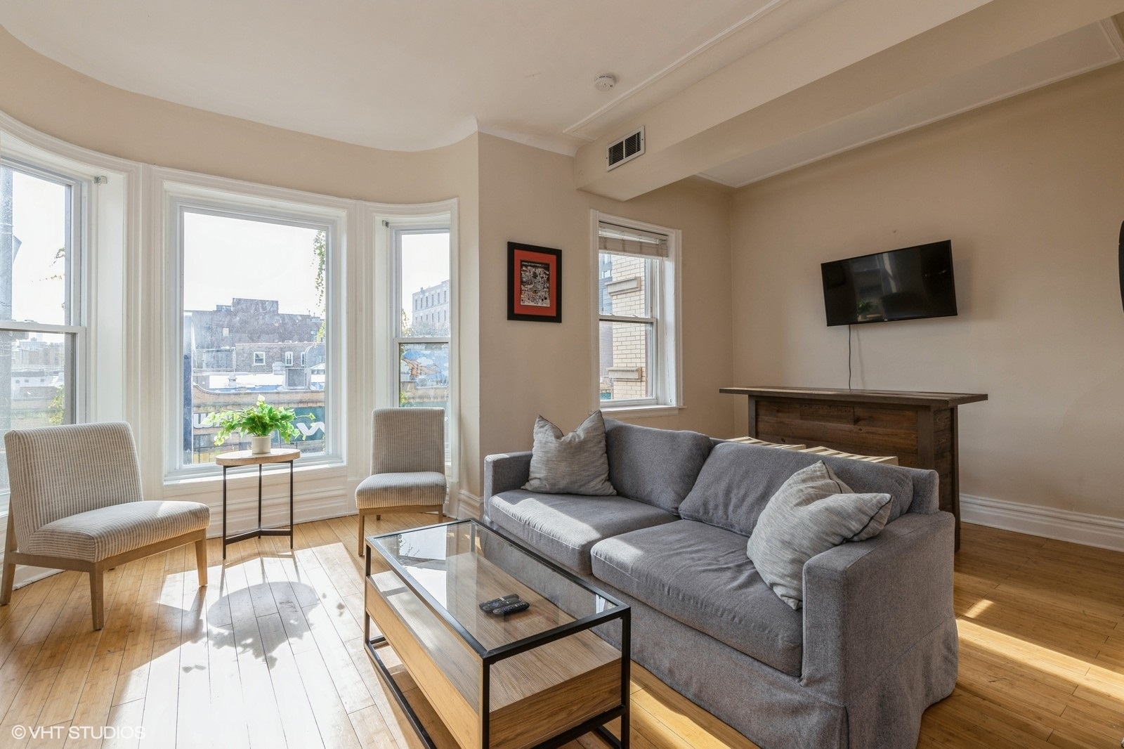 950 W Addison Street Unit: 2