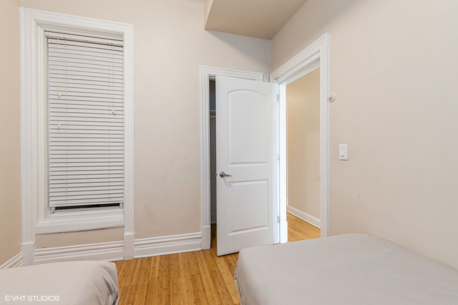 950 W Addison Street Unit: 2