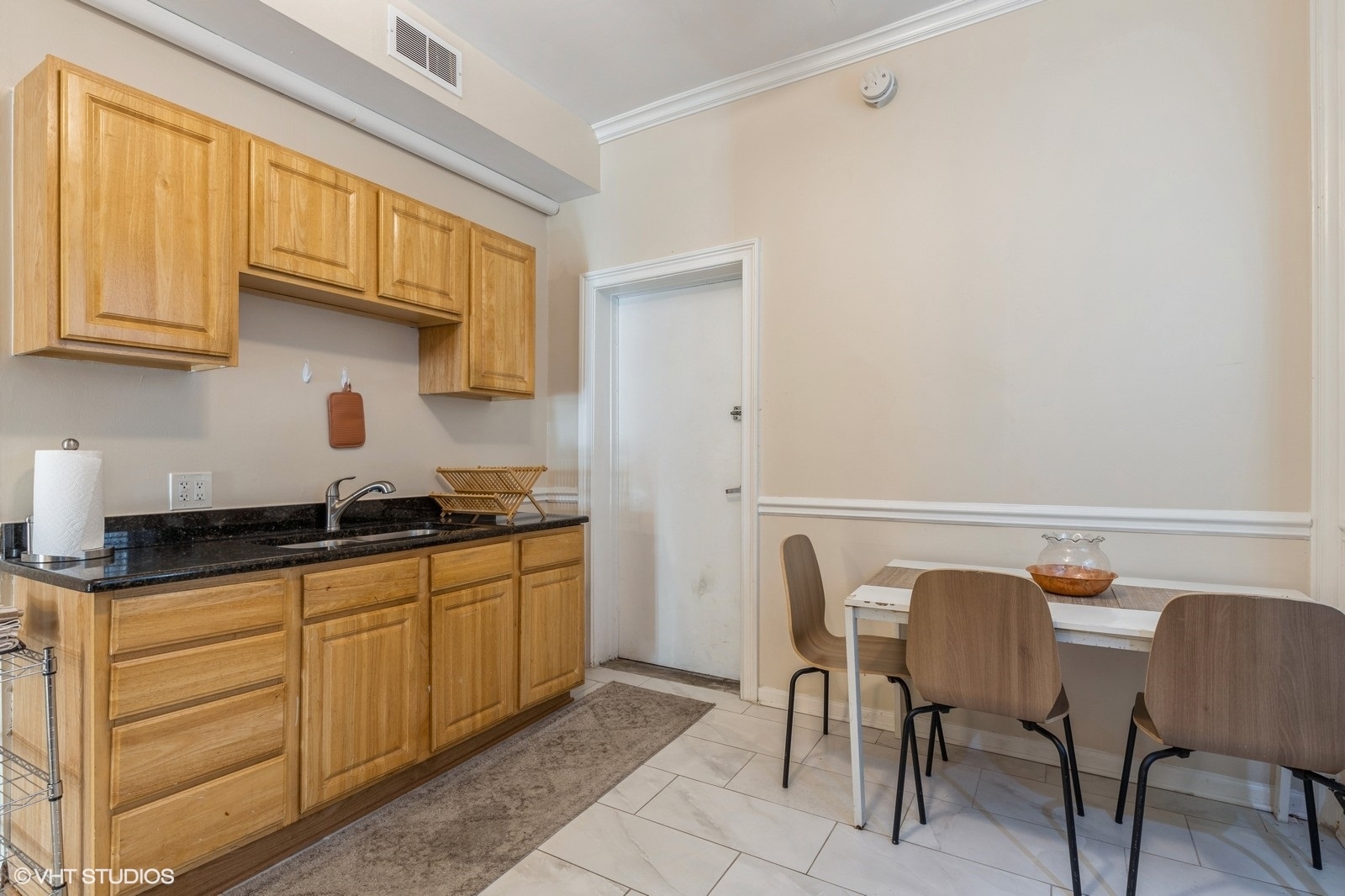 950 W Addison Street Unit: 2