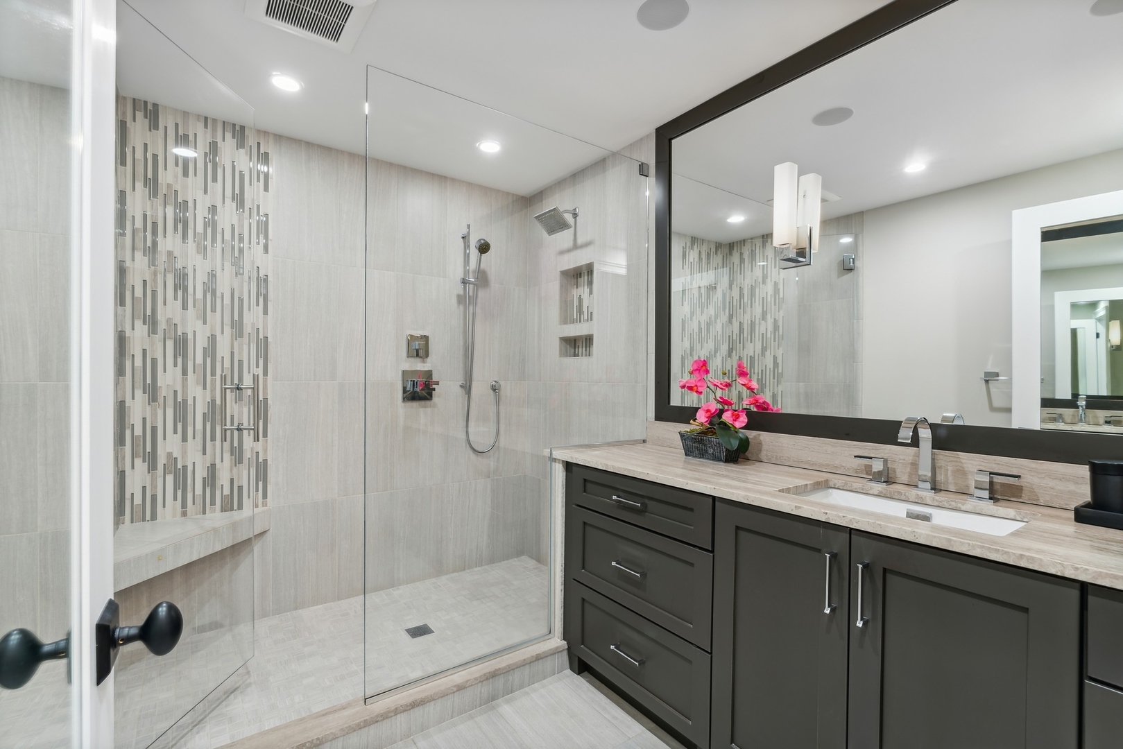1200 N Lake Shore Drive Unit: M5-M6