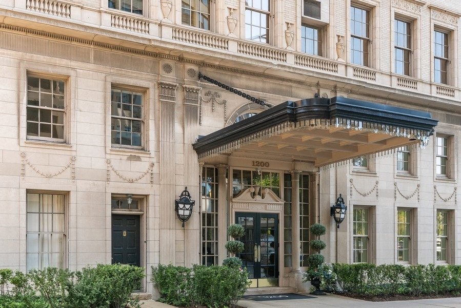 1200 N Lake Shore Drive Unit: M5-M6