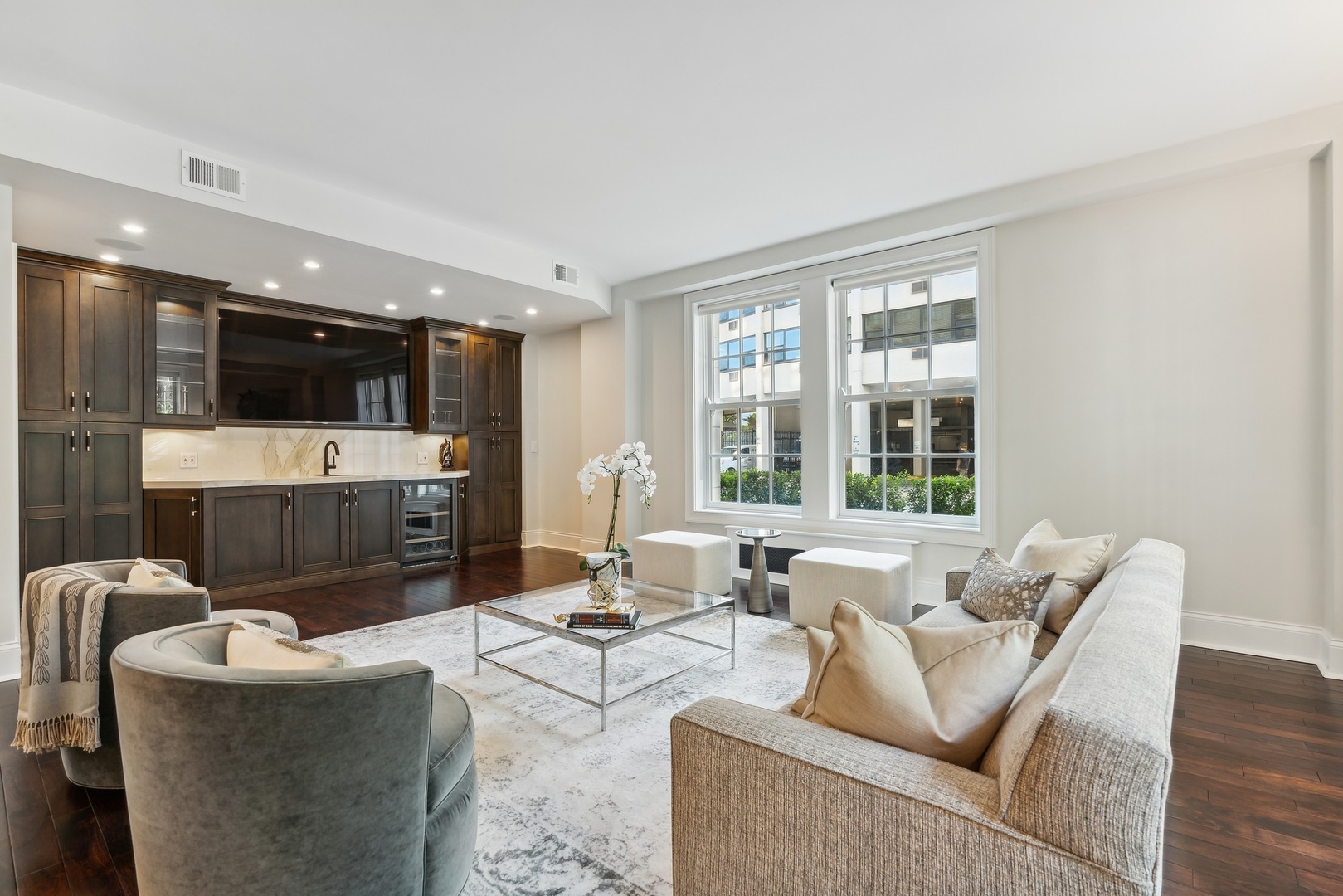 1200 N Lake Shore Drive Unit: M5-M6