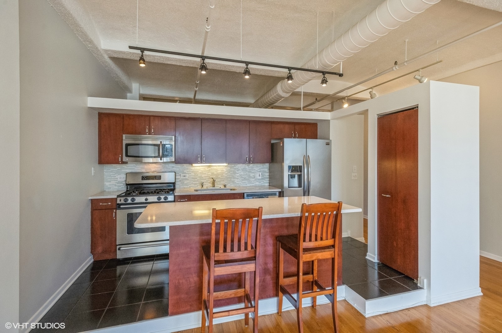 633 S Plymouth Court Unit: 908