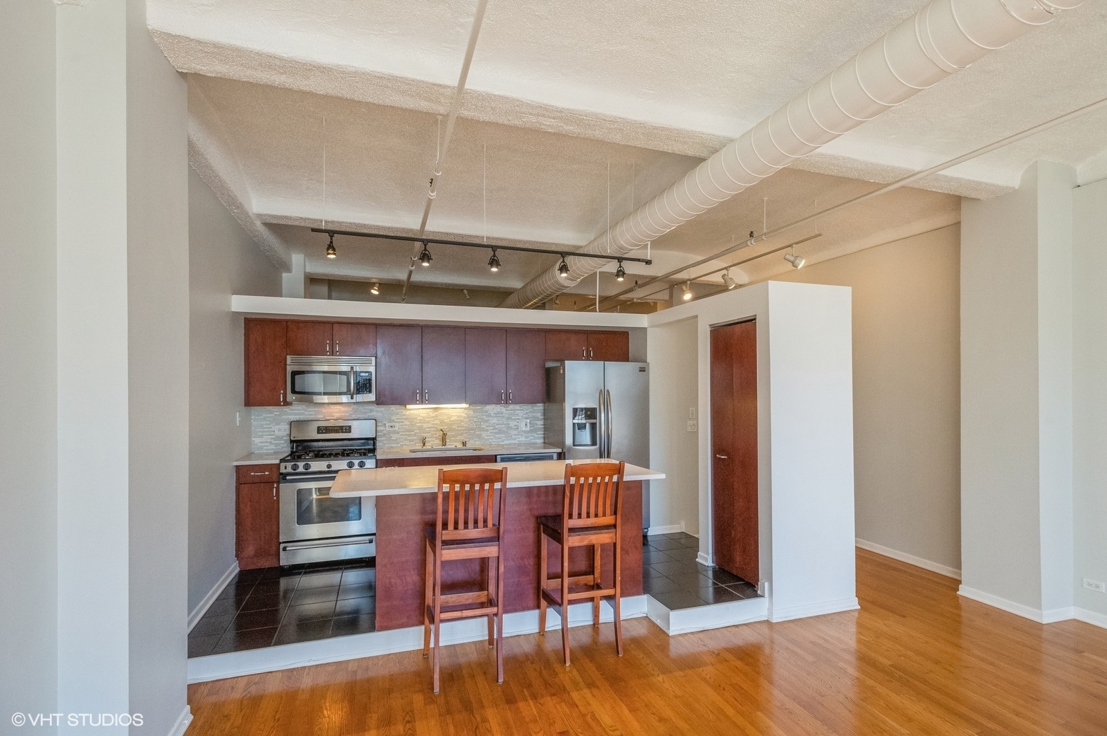 633 S Plymouth Court Unit: 908