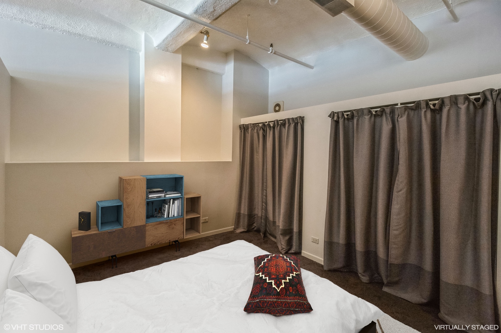 633 S Plymouth Court Unit: 908