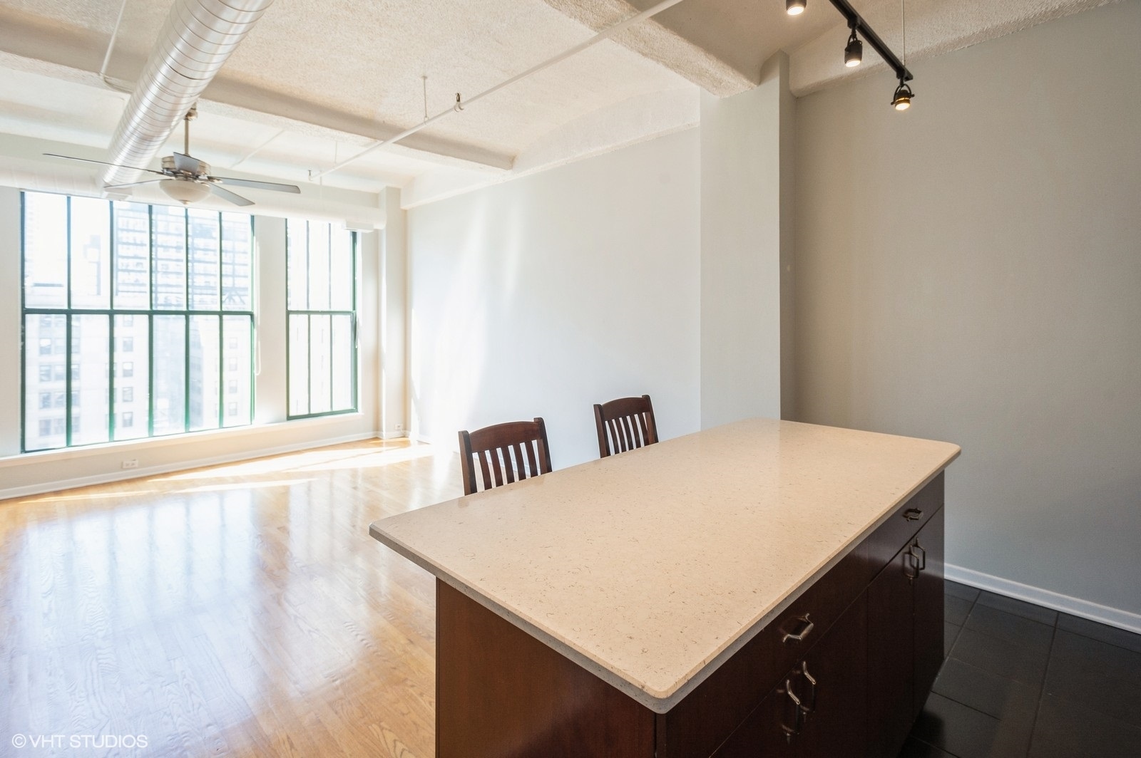 633 S Plymouth Court Unit: 908
