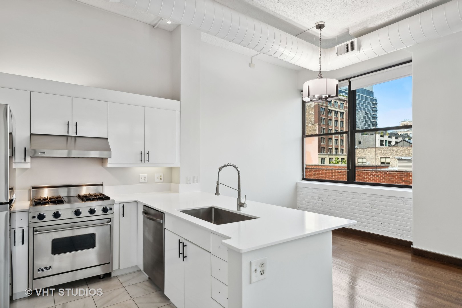 812 W Van Buren Street Unit: 2J
